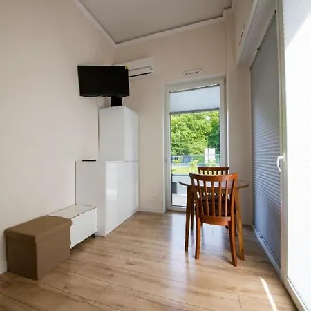 Wyspa Uznam Marina Jachtowa *